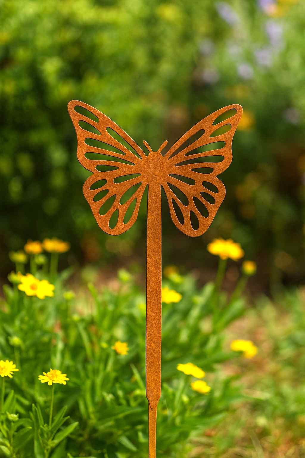 Beetstecker Schmetterling aus Edelrost aus 2 mm Stahl als Gartendekoration im Blumenbeet