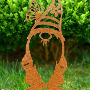 Edelrost Schmetterlingswichtel Janne, handgefertigter Gartenstecker mit Schmetterling und Blumenmotiv, wetterfeste Rostdeko aus Stahl für Garten oder Terrasse.